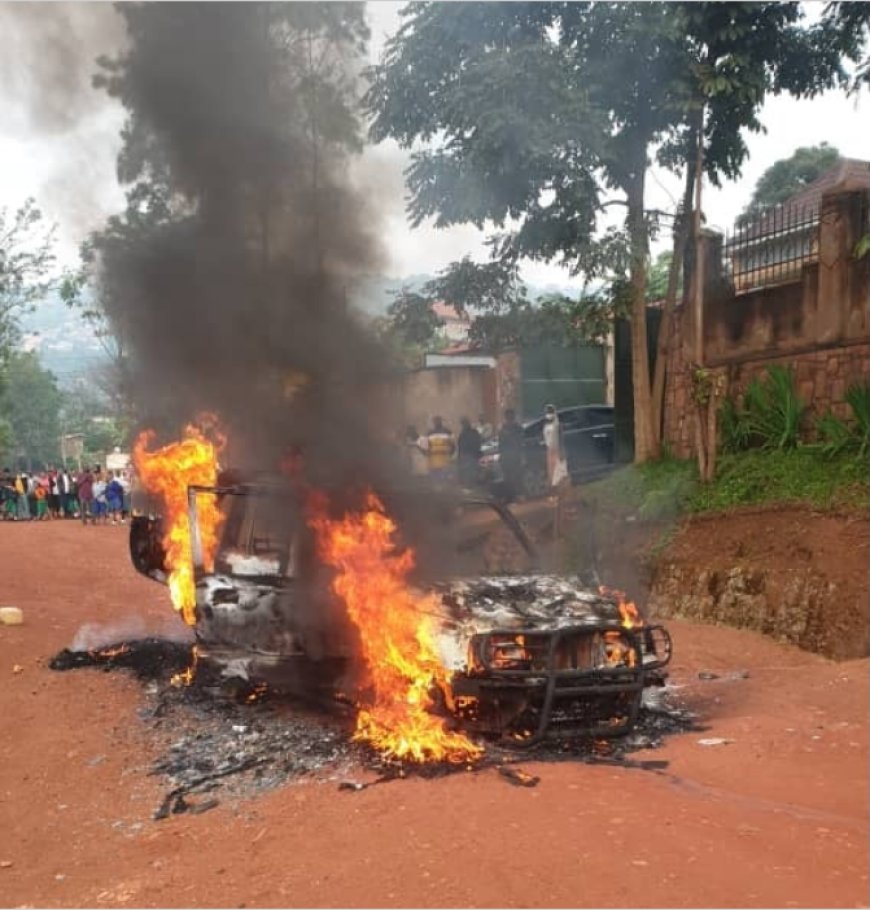 Nyamirambo: Imodoka yafashwe n'inkongi irashya irakongoka