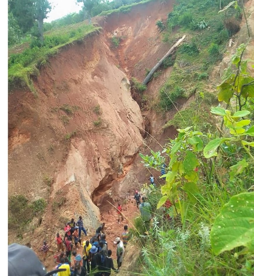 Nyaruguru/Cyahinda: Umukingo wagwiriye Abagabo babiri umwe ahita ahasiga ubuzima undi akurwamo yajanjaguritse