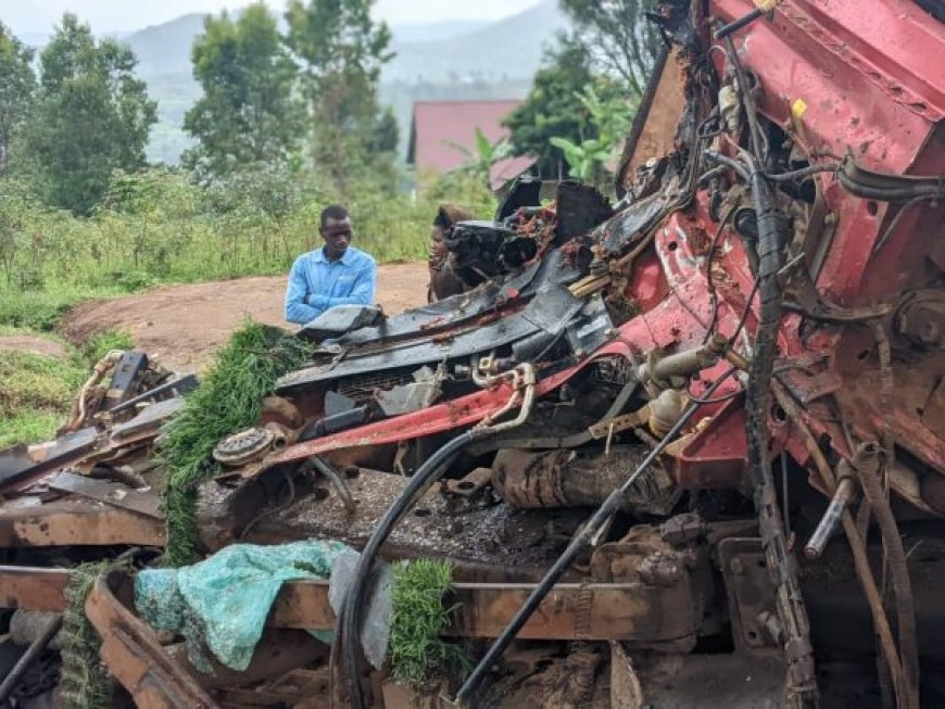 Nyanza: Habaye impanuka iteye ubwoba y’ikamyo yo mu bwoko bwa Howo, yahitanye abanyerondo babiri na shoferi wari uyitwaye,inakomeretsa tandiboyi wayo n’umunyerondo umwe