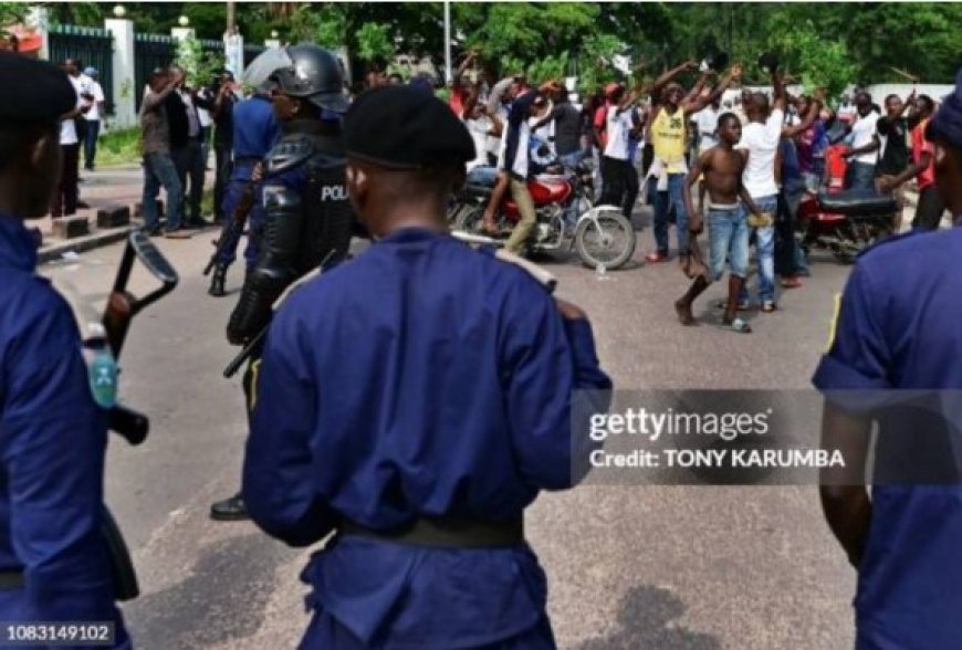 Ibya Congo bikomeje kugorana! Abapolisi hafi 100  amaguru bayabangiye ingata bahungira muri Uganda kubera ibyo M23 yakoraga