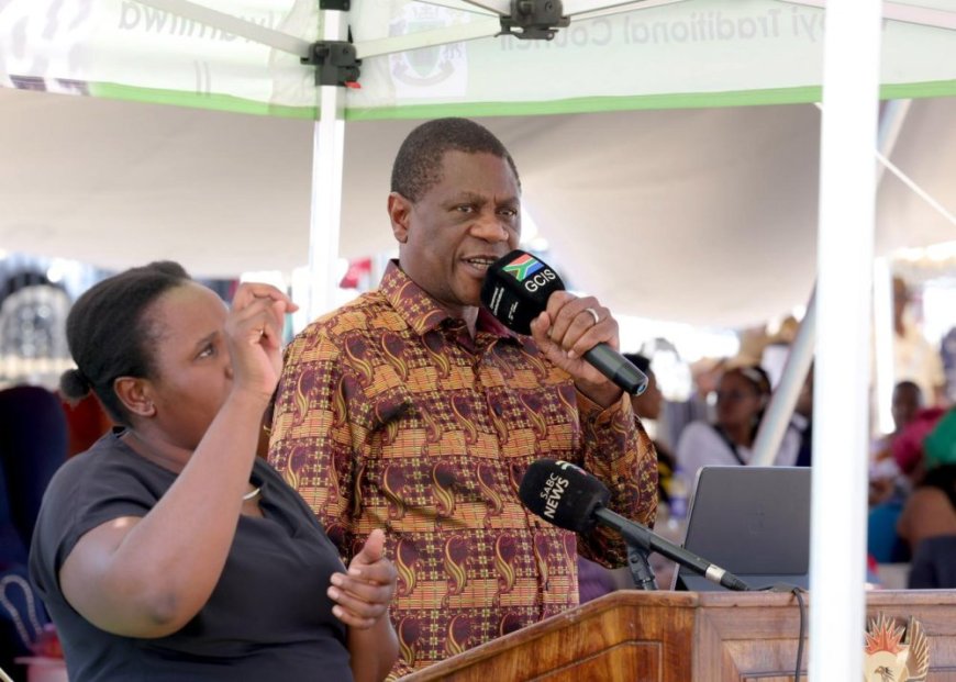 Visi Perezida wa Afurika y’Epfo Mashatile yarabye yitura hasi ubwo yavugaga ijambo